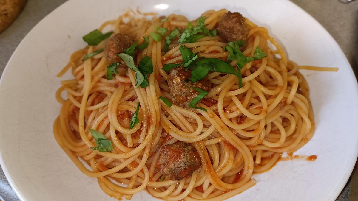 Polpette in Tomatensoße und Spaghetti - Rezept - Bild Nr. 16822