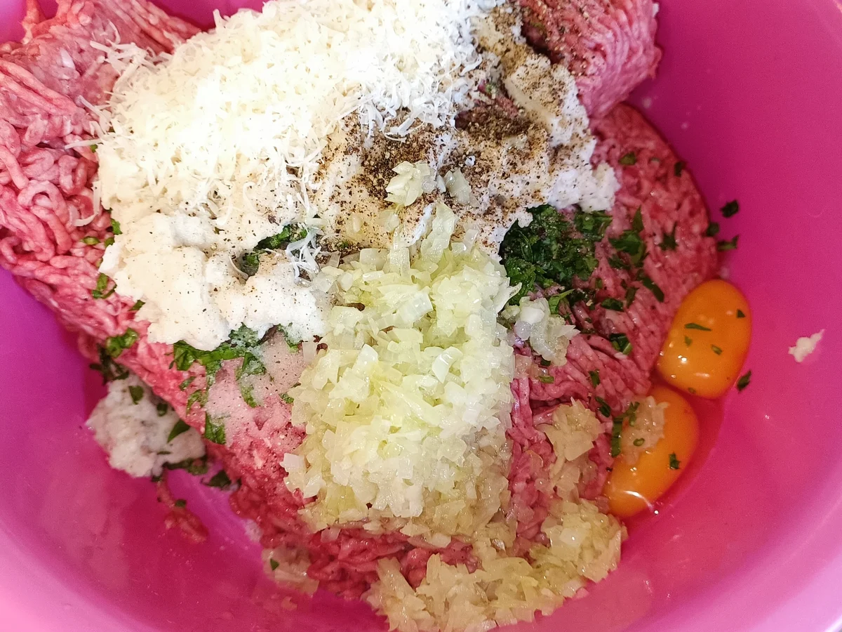 Polpette in Tomatensoße und Spaghetti - Rezept - Bild Nr. 16826