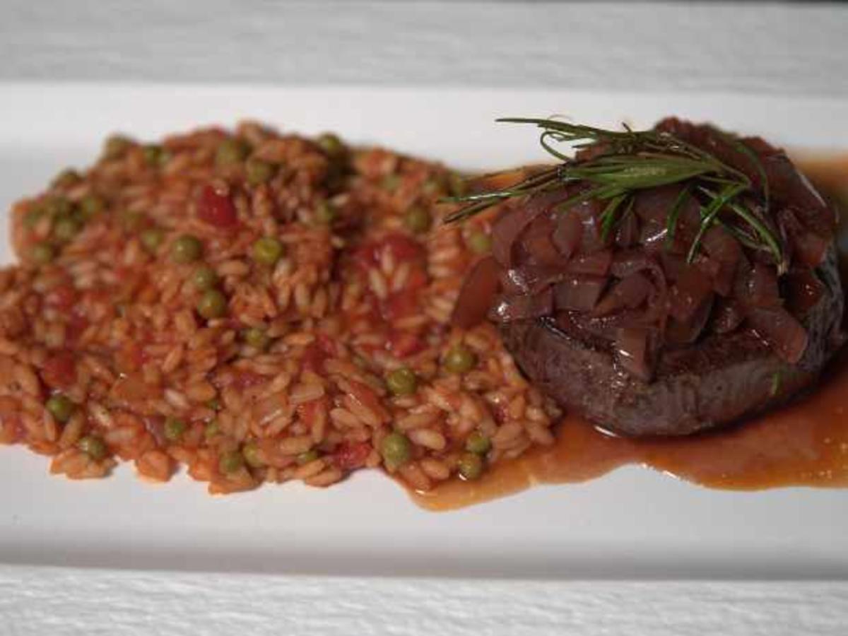 Rinderfilet mit Tomatenrisotto an Schalotten-Portwein-Sauce - Rezept ...