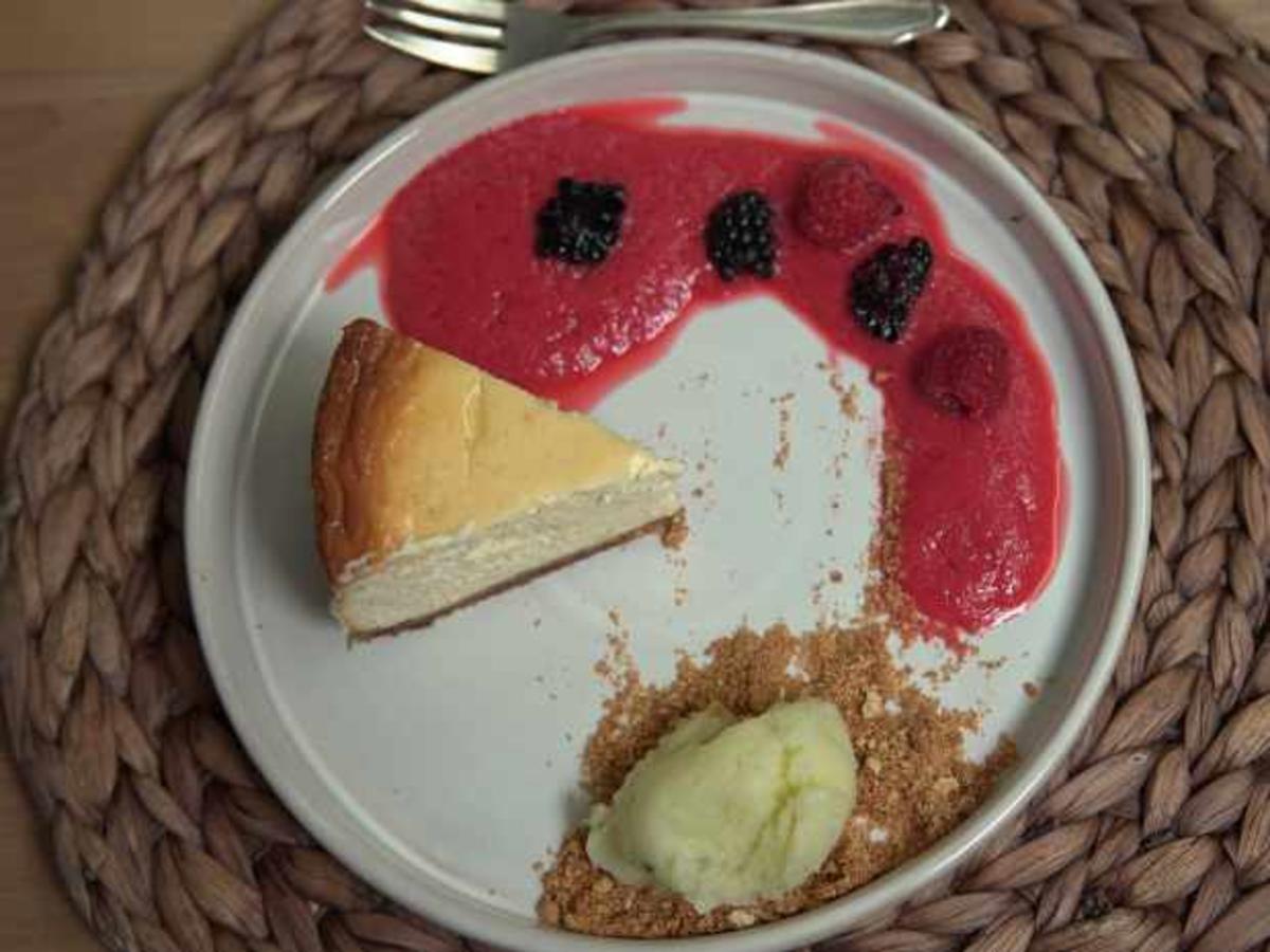 Cheesecake und Ananas-Gurken-Eis - Rezept - kochbar.de