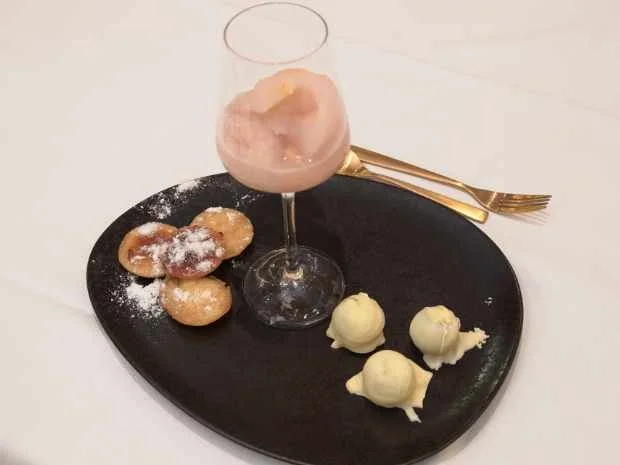 Belgische Eierlikörpralinen, Champagner-Sorbet und Poffertjes - Rezept - Bild Nr. 2