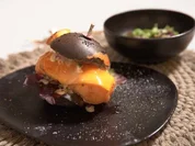 Backfischburger mit Wildkräutersalat - Rezept - Bild Nr. 2