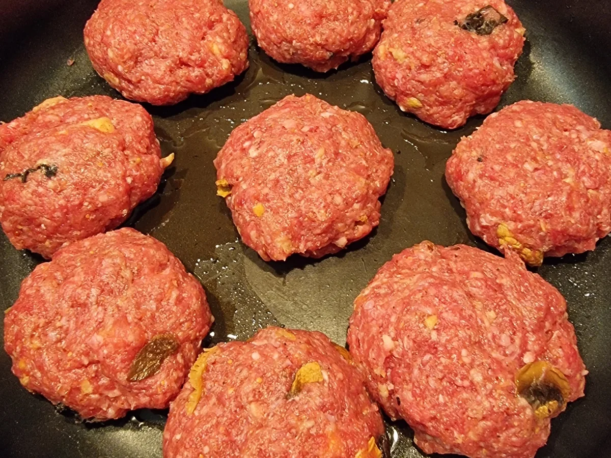 Frikadellen mit Pilzrahmsauce - Rezept - Bild Nr. 16839