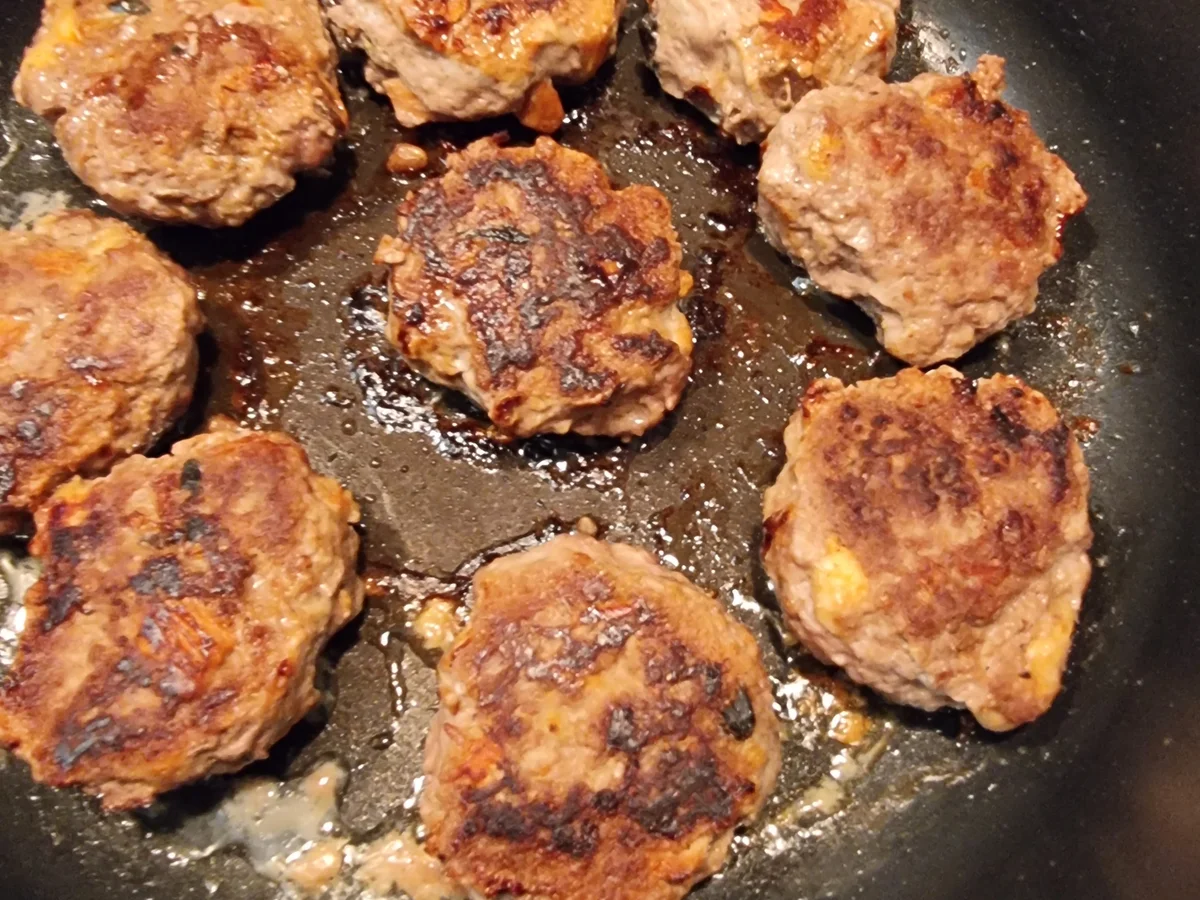 Frikadellen mit Pilzrahmsauce - Rezept - Bild Nr. 16840