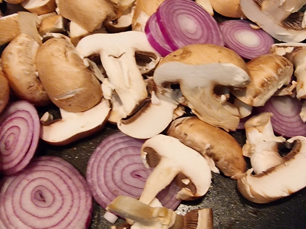 Frikadellen mit Pilzrahmsauce - Rezept - Bild Nr. 16843