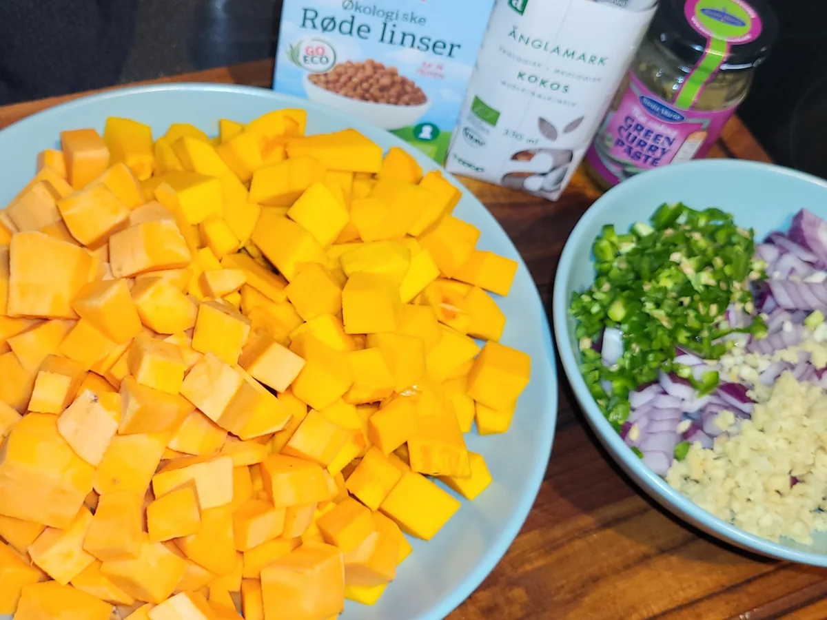 Rezept: BiNe` S KÜRBIS SÜßKARTOFFEL CURRY Bild Nr. 16832 BiNe` S KÜRBIS SÜßKARTOFFEL CURRY - Rezept - Bild Nr. 16832