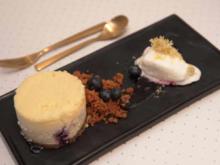 Cheesecake mit Heidelbeeren und Zitronensorbet - Rezept - Bild Nr. 2