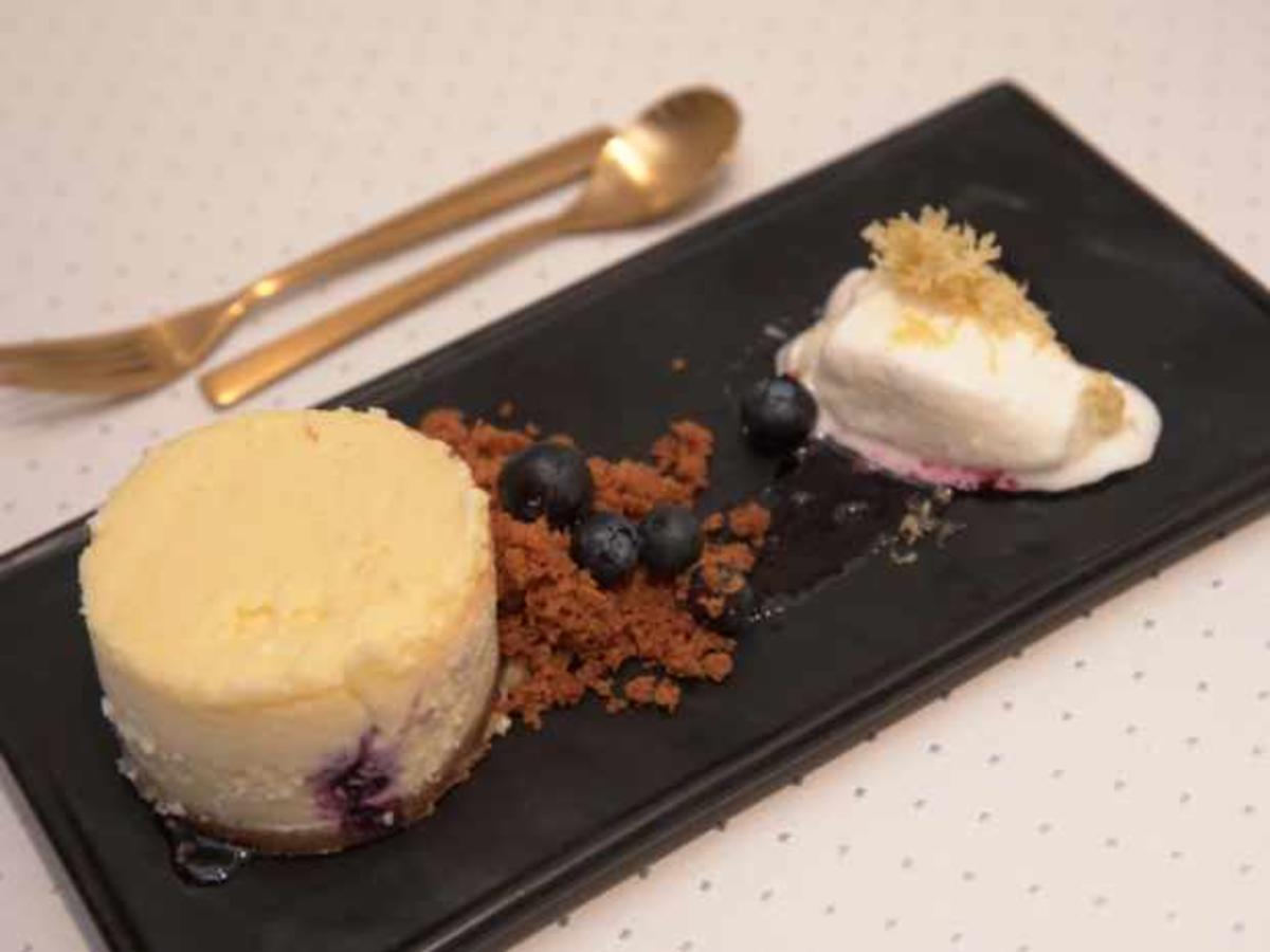 Cheesecake mit Heidelbeeren und Zitronensorbet - von Das perfekte Dinner
