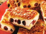 Rezept: Kirsch Bienenstich Kirsch Bienenstich - Rezept