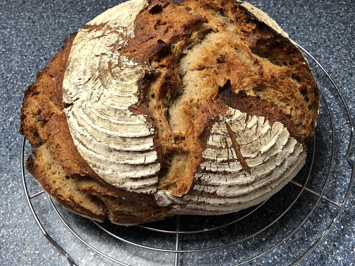 Sauerteigbrot mit selbstgemachtem Sauerteig - Rezept mit Bild