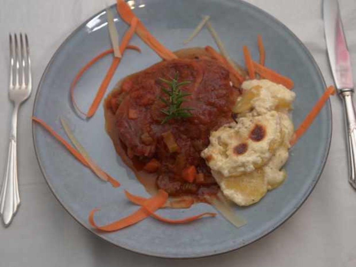 Ossobuco mit Kartoffelgratin und Salat - Rezept - kochbar.de