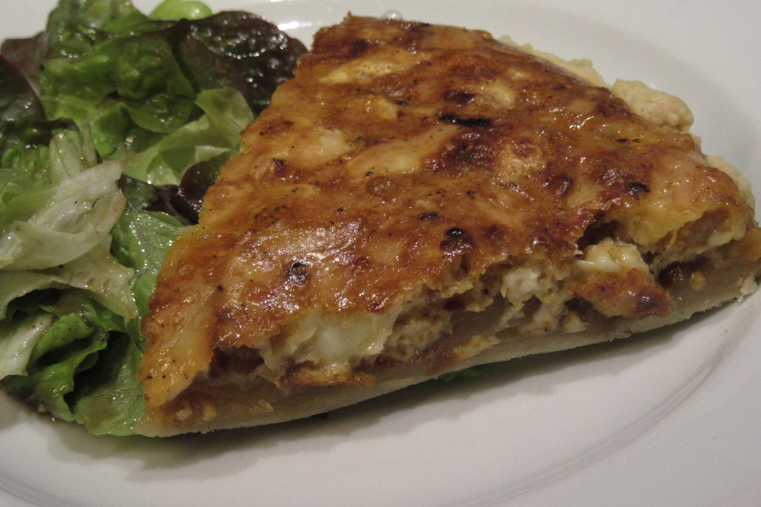 Pikantes Backen: Tarte mit Camembert und Birnen 2.0 - Rezept - kochbar.de