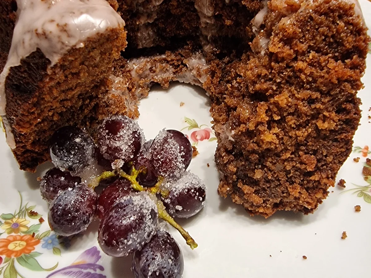 Schokoladen-Gugelhupf mit Traubensaft-Guss - Rezept - Bild Nr. 16846