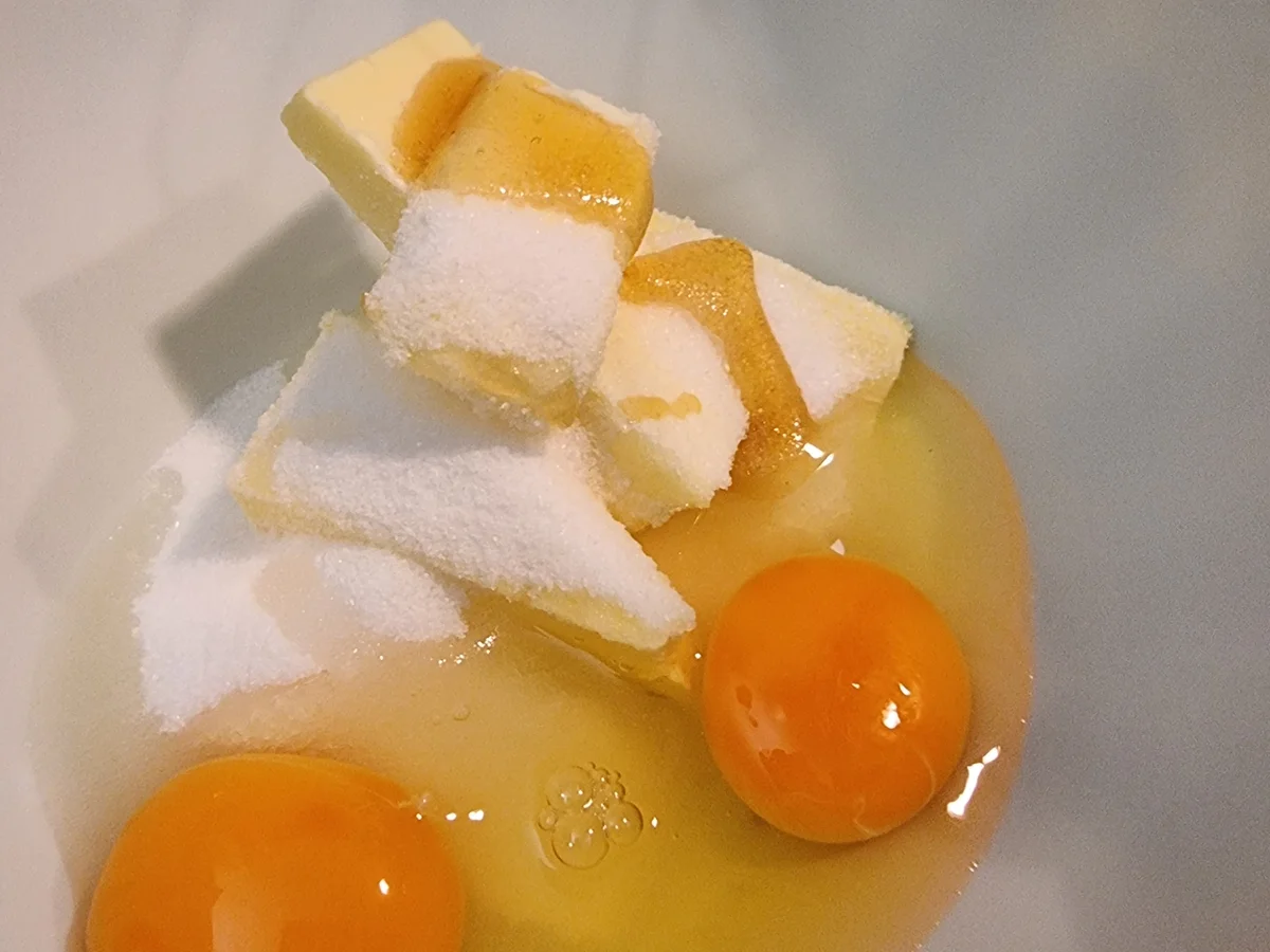 Schokoladen-Gugelhupf mit Traubensaft-Guss - Rezept - Bild Nr. 16849