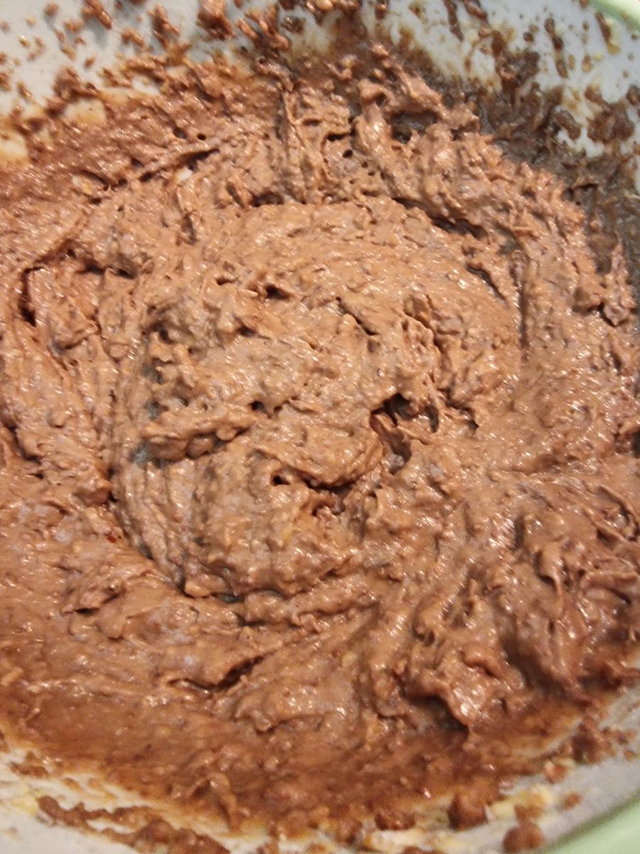 Schokoladen-Gugelhupf mit Traubensaft-Guss - Rezept - Bild Nr. 16851