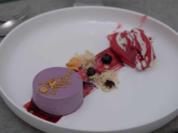 Blaubeeren-Panna Cotta mit Himbeersorbet und Vanille-Schokocreme - Rezept - Bild Nr. 2