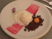 Birneneis auf Schokoladenerde mit Eierlikörschaum - Rezept - Bild Nr. 16857