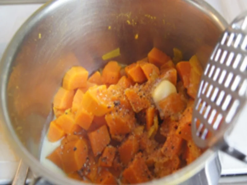 Rezept: Pangasius-Filet mit Zuckerschoten und Süßkartoffelstampf Bild Nr. 8 Pangasius-Filet mit Zuckerschoten und Süßkartoffelstampf - Rezept - Bild Nr. 8