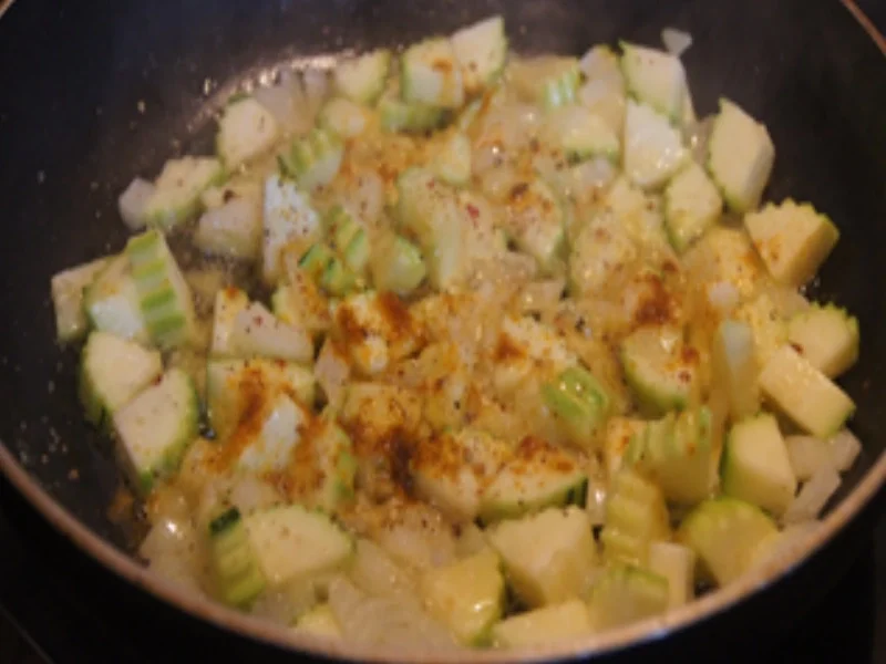 Eier in Senfsauce mit Zucchini-Tomaten-Gemüse und Drillingen - Rezept - Bild Nr. 16873