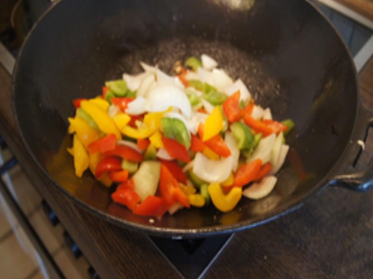 Frittierte Hackbällchen mit Gemüse-Curry und Basmatireis - Rezept - Bild Nr. 16880