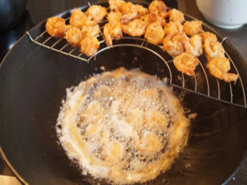 Rezept: Garnelen im Knuspermantel mit Zucchini-Paprika-Zwiebel-Gemüse und Basmatireis Bild Nr. 6 Garnelen im Knuspermantel mit Zucchini-Paprika-Zwiebel-Gemüse und Basmatireis - Rezept - Bild Nr. 6