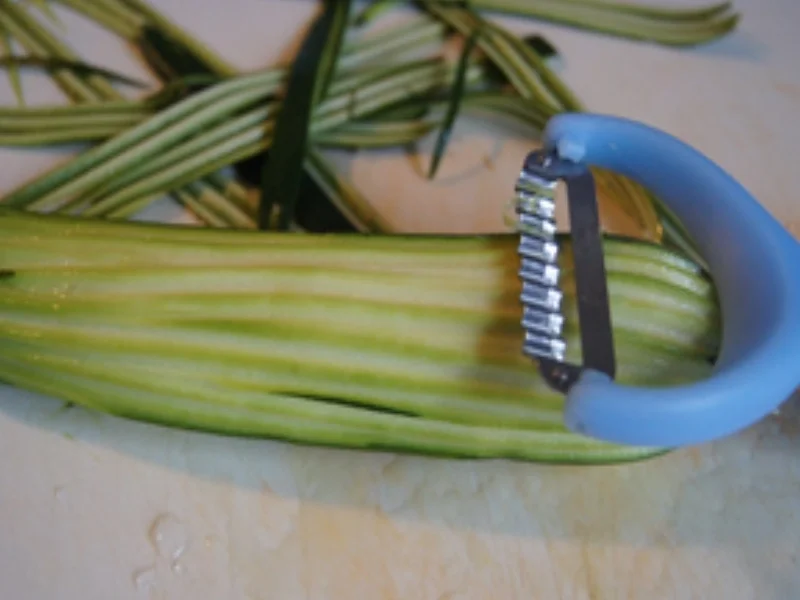 Rezept: Garnelen im Knuspermantel mit Zucchini-Paprika-Zwiebel-Gemüse und Basmatireis Bild Nr. 8 Garnelen im Knuspermantel mit Zucchini-Paprika-Zwiebel-Gemüse und Basmatireis - Rezept - Bild Nr. 8