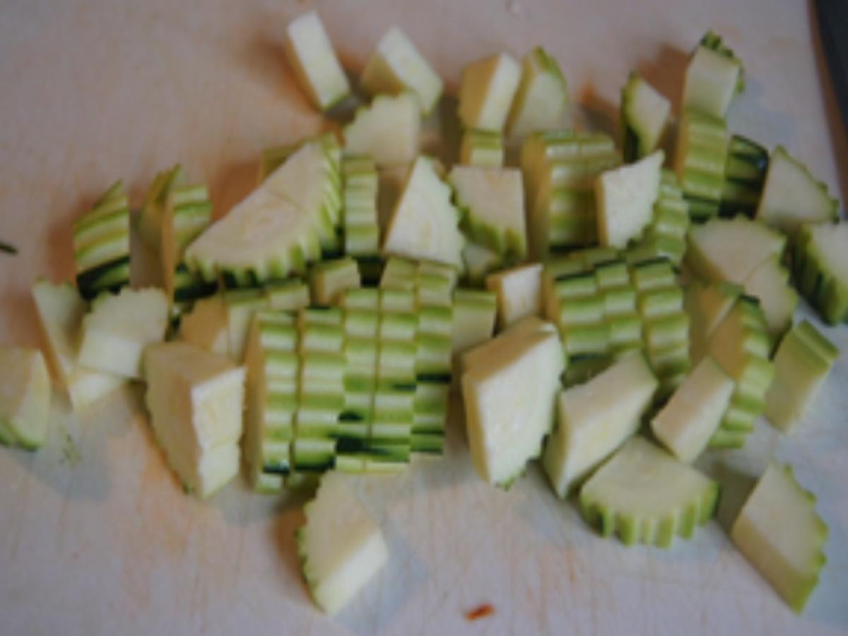 Garnelen im Knuspermantel mit Zucchini-Paprika-Zwiebel-Gemüse und Basmatireis - Rezept - Bild Nr. 9