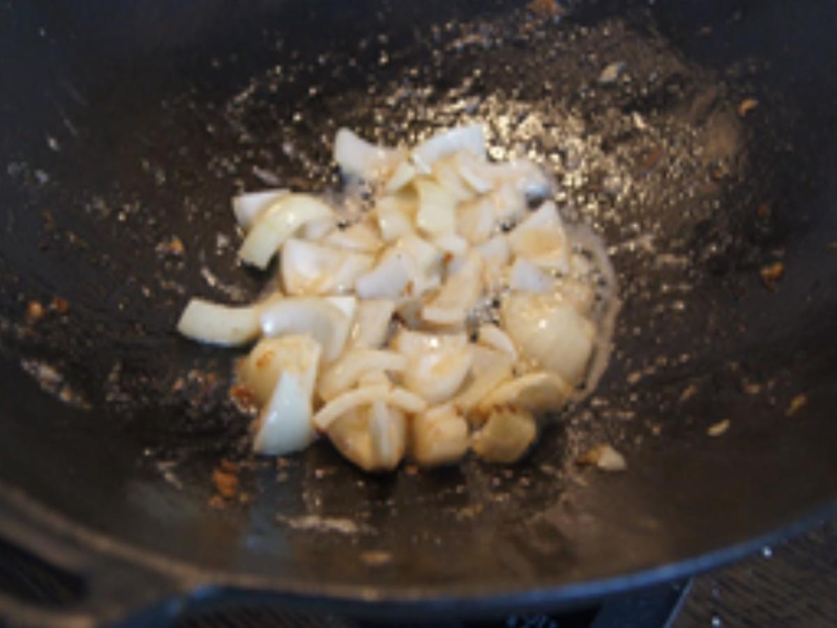 Garnelen im Knuspermantel mit Zucchini-Paprika-Zwiebel-Gemüse und Basmatireis - Rezept - Bild Nr. 10