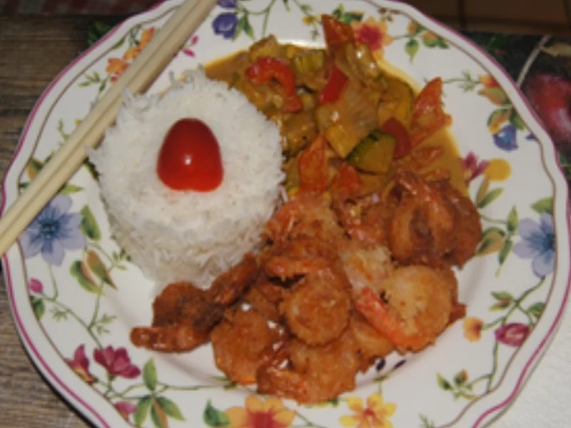 Rezept: Garnelen im Knuspermantel mit Zucchini-Paprika-Zwiebel-Gemüse und Basmatireis Bild Nr. 12 Garnelen im Knuspermantel mit Zucchini-Paprika-Zwiebel-Gemüse und Basmatireis - Rezept - Bild Nr. 12