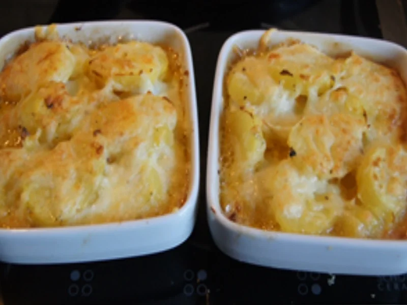 Gebratener Leberkäse mit Honig-Möhrenblüten und Kartoffelgratin - Rezept - Bild Nr. 16871