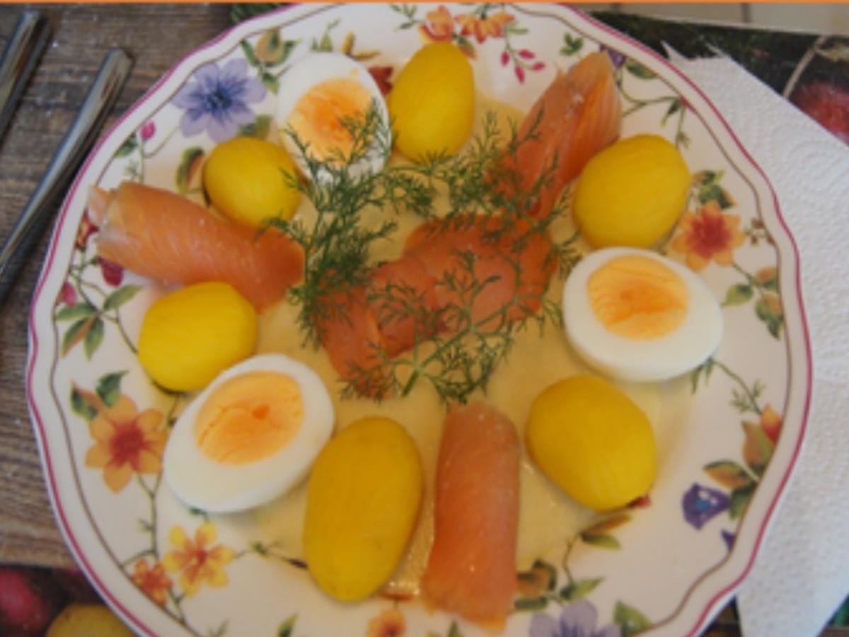 Eier in Sahne Senf Sauce mit geräucherten Lachs und Drillingen ...