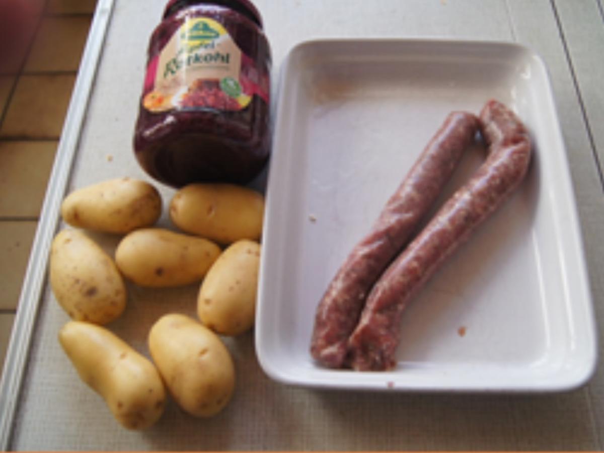 Wildschweinbratwürstchen mit Rotkohl und Kartoffelstampf - Rezept - Bild Nr. 3