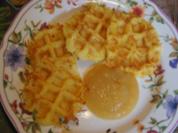 Kartoffelpuffer aus dem Waffeleisen mit Apfelmus - Rezept - Bild Nr. 2