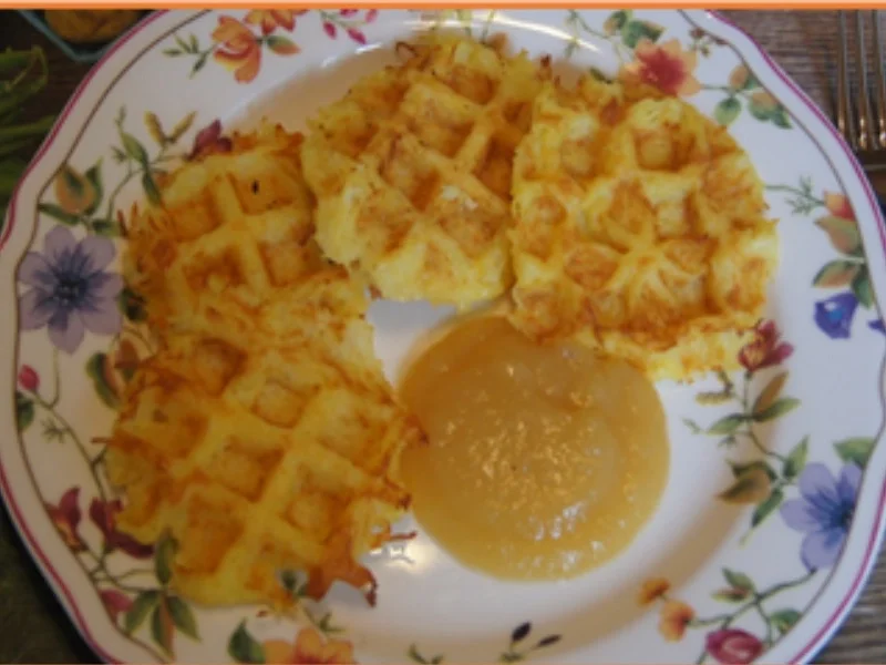 Rezept: Kartoffelpuffer aus dem Waffeleisen mit Apfelmus Bild Nr. 7 Kartoffelpuffer aus dem Waffeleisen mit Apfelmus - Rezept - Bild Nr. 7