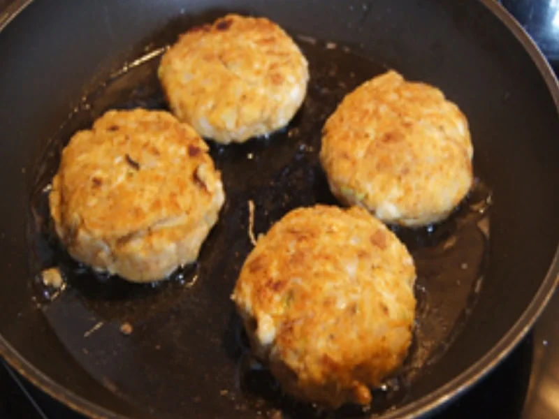 Rezept: Hähnchenbrustfilet-Buletten mit Chicorée- und Honig-Bundmöhren-Gemüse Bild Nr. 5 Hähnchenbrustfilet-Buletten mit Chicorée- und Honig-Bundmöhren-Gemüse - Rezept - Bild Nr. 5
