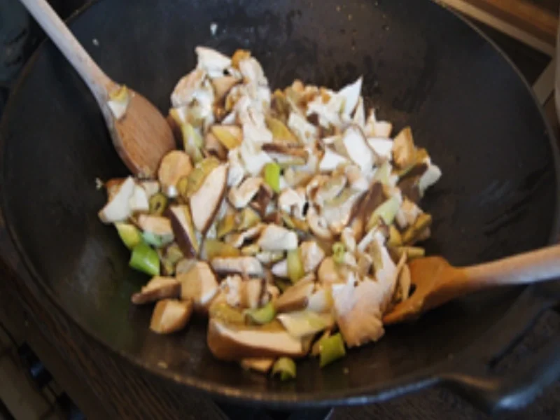 Hähnchen-Steinpilz-Wok mit Basmatireis - Rezept - Bild Nr. 16873