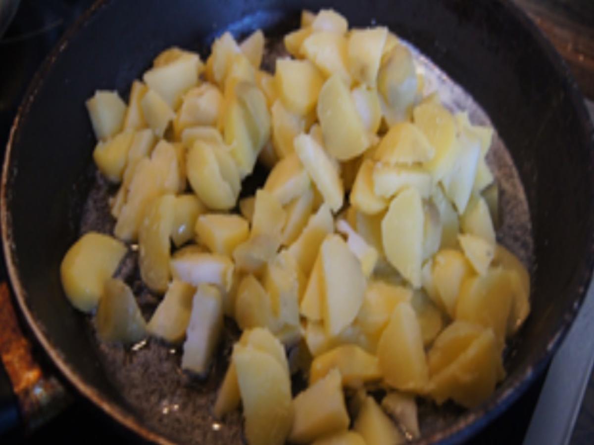 Matjesfilet mit leckeren Bratkartoffeln und Gurkensalat - Rezept - Bild Nr. 9