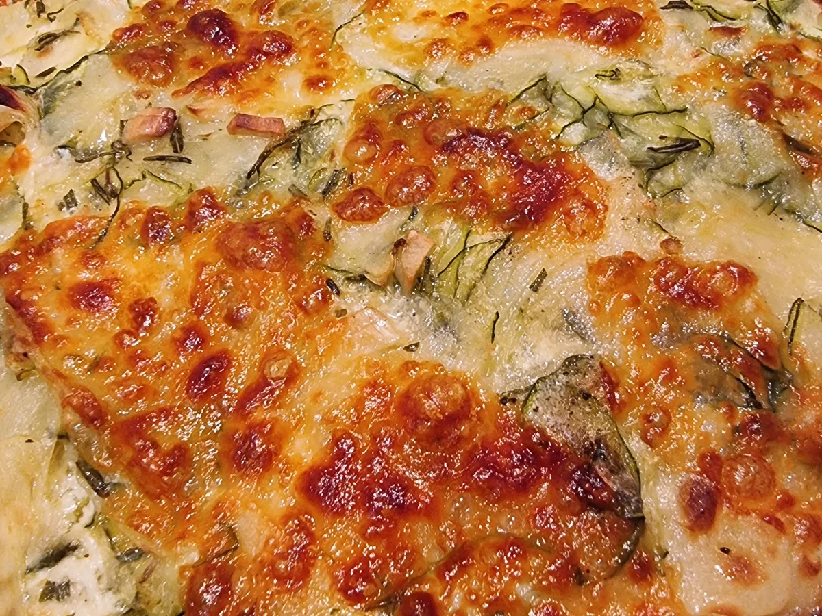 Pizza-Bianca mit Kartoffeln und Zucchini - Rezept - Bild Nr. 16882
