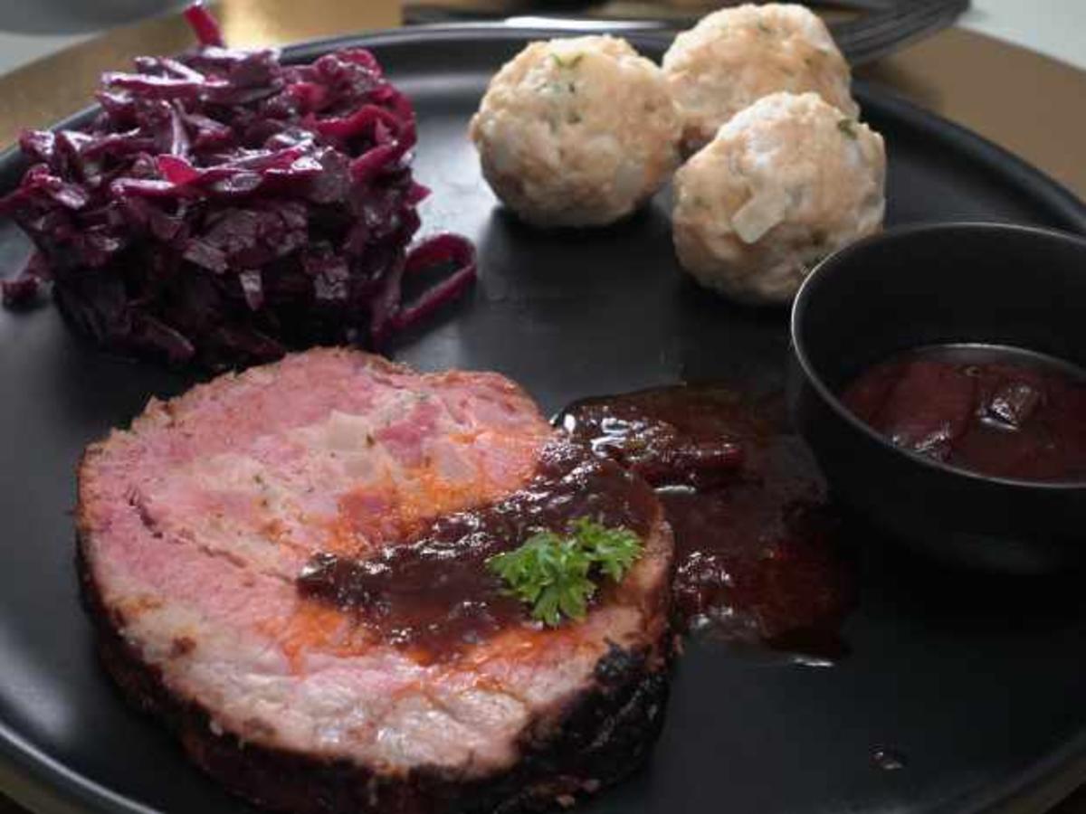 Hackbraten mit Rotkraut und Rotweinsoße - Rezept - kochbar.de