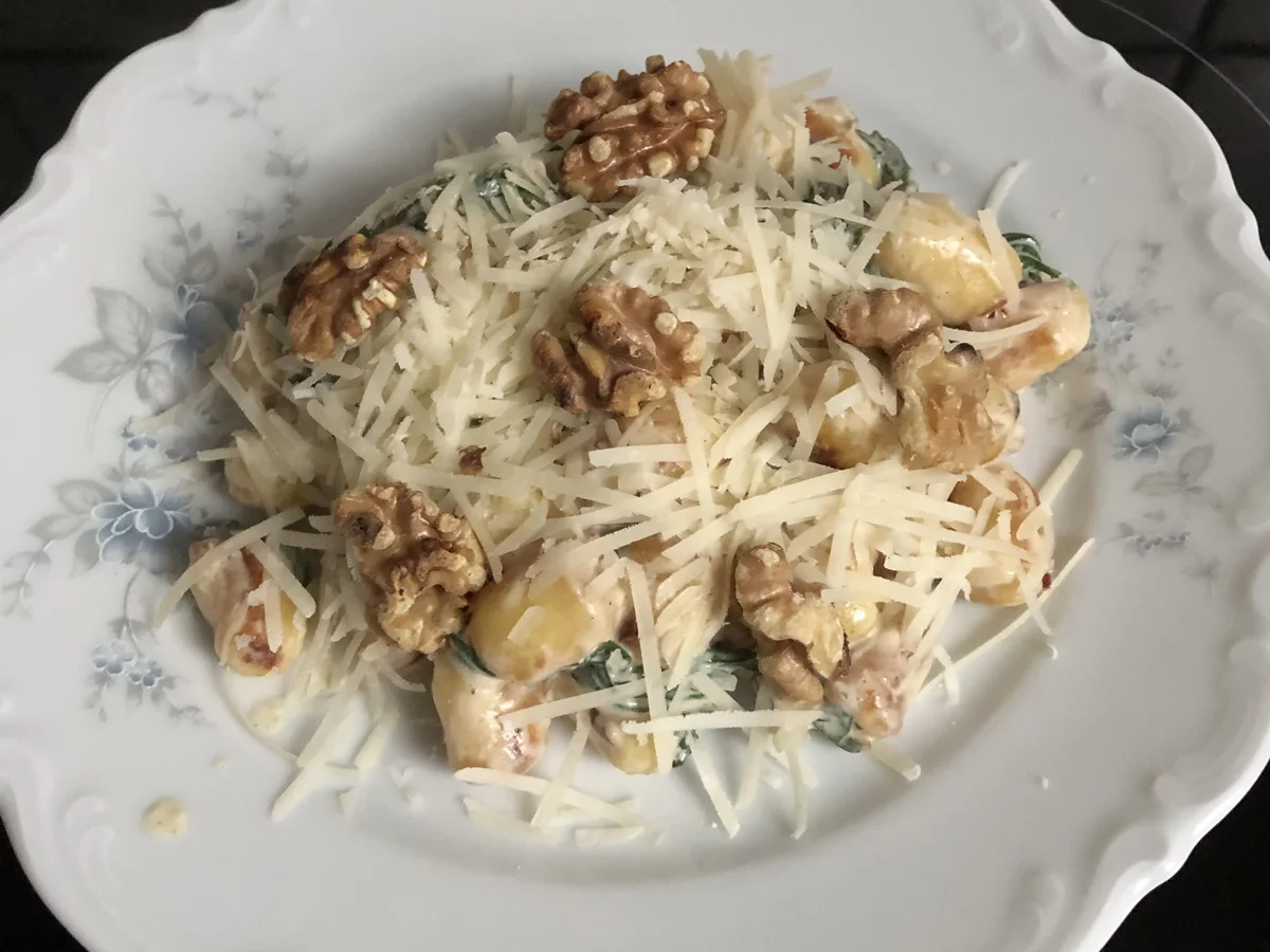 Gnocchi mit Ricotta, Spinat und Nüsse - Rezept - Bild Nr. 16866