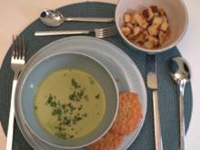 Erbsensuppe mit Laugenbrötchen - Rezept - Bild Nr. 16872