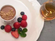 Mousse au Chocolat mit einem Hauch Chili und Beerenfrüchten - Rezept - Bild Nr. 16872