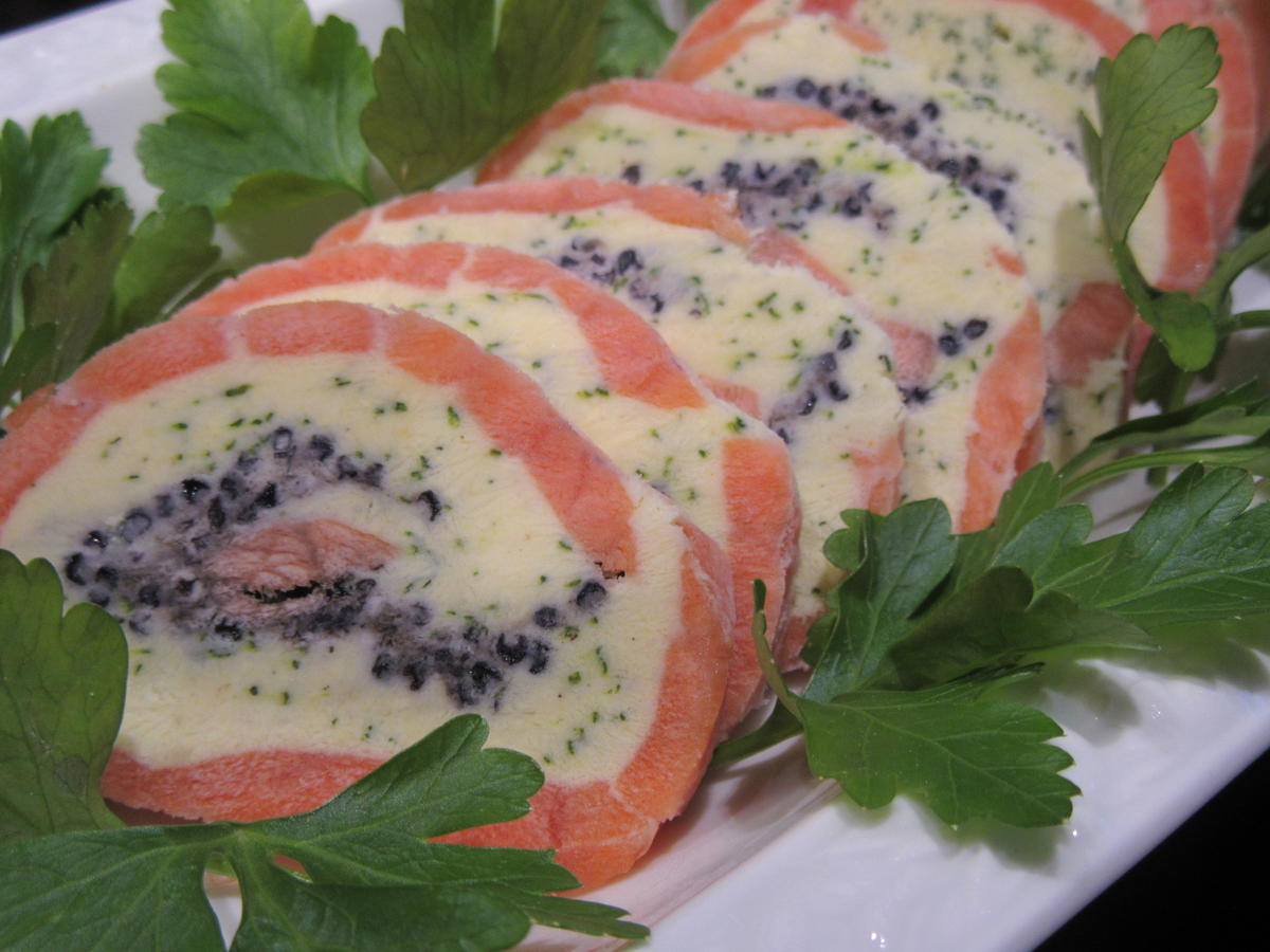 Fisch: Lachsforellenrolle mit Frischkäsefüllung - Rezept