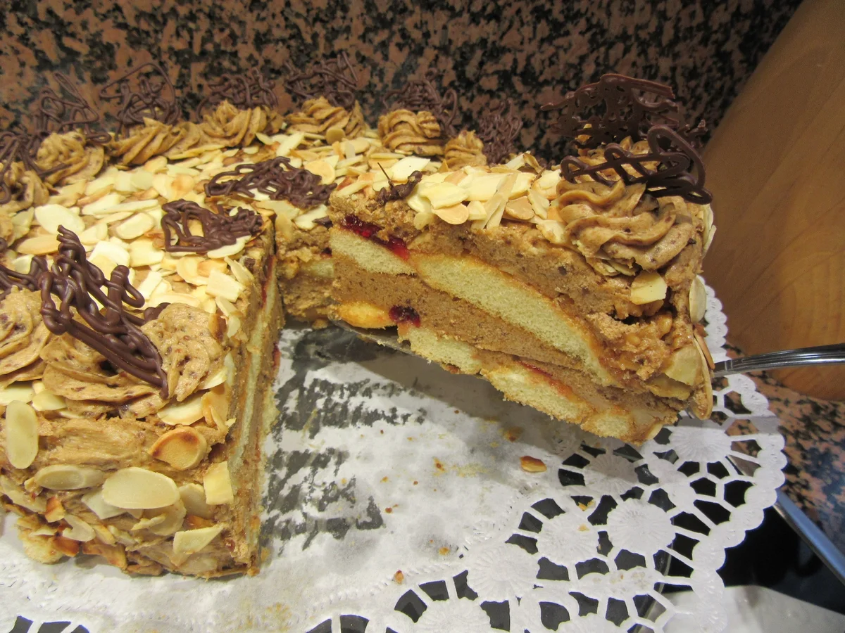 Backen: Malakoff´s Buttercremetorte - Rezept - Bild Nr. 16874