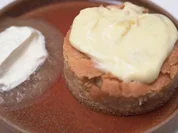 Gedeckter Apfelkuchen mit Vanillecrème und Birnensorbet - Rezept - Bild Nr. 16873