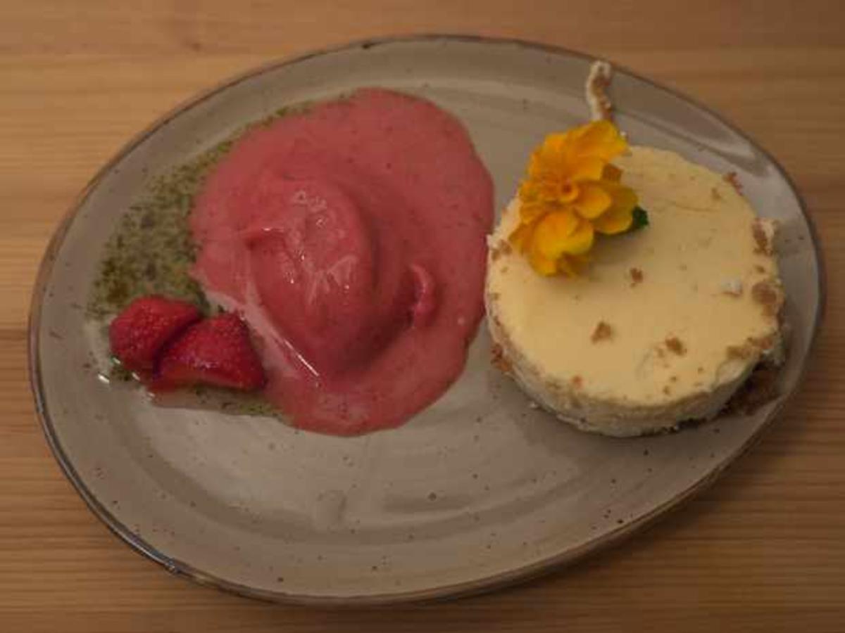 Cheesecake mit Erdbeersorbet - Rezept - Bild Nr. 16873