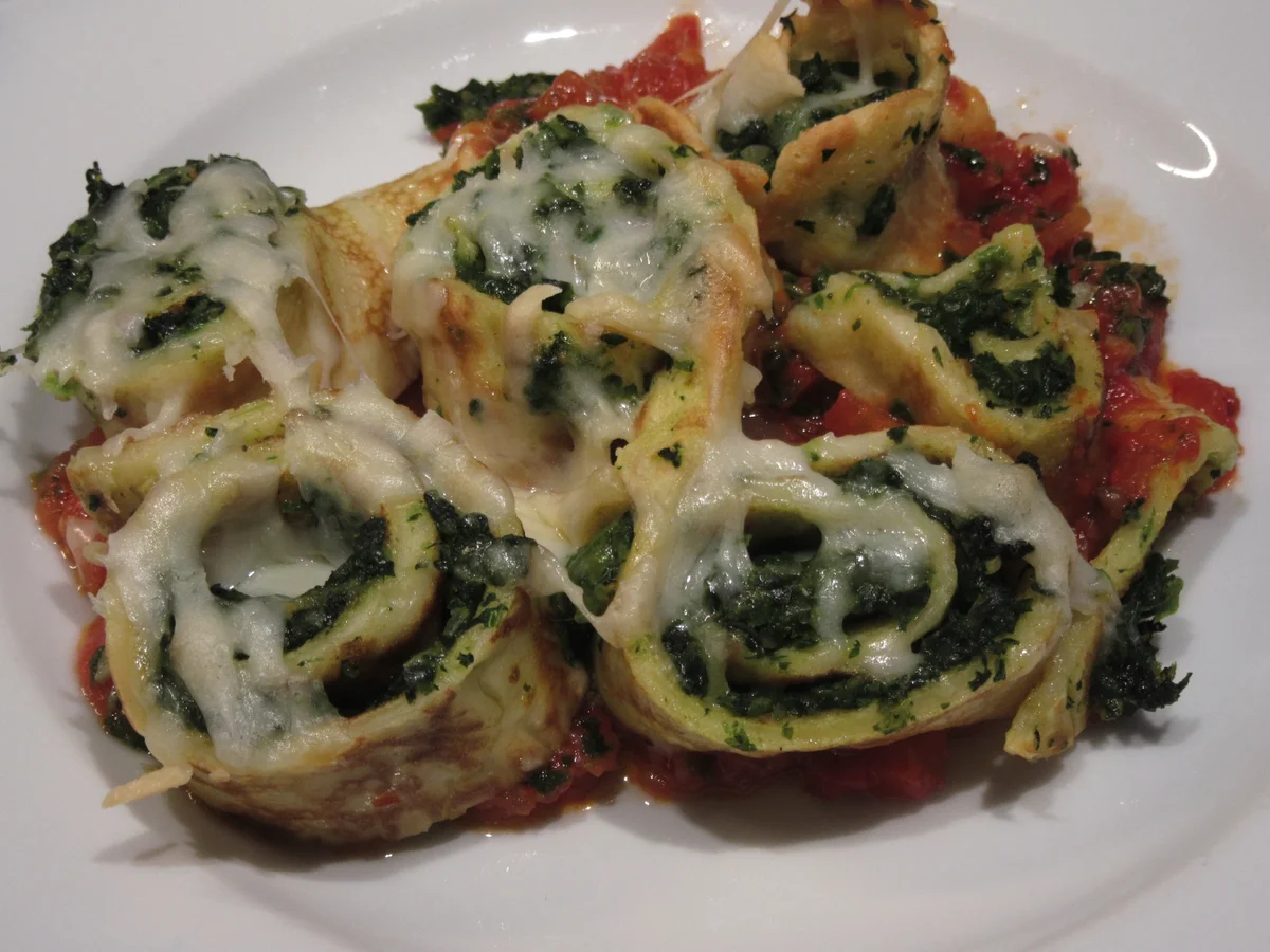 Rezept: Pfannkuchen: Spinatpfannkuchen auf Zacusca-Tomaten-Gemüse Bild Nr. 16888 Pfannkuchen: Spinatpfannkuchen auf Zacusca-Tomaten-Gemüse - Rezept - Bild Nr. 16888