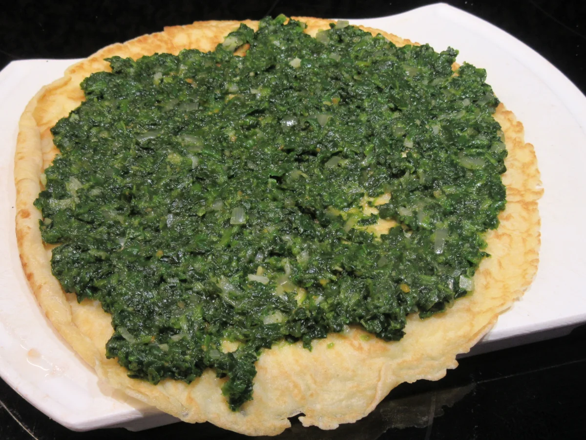 Rezept: Pfannkuchen: Spinatpfannkuchen auf Zacusca-Tomaten-Gemüse Bild Nr. 16890 Pfannkuchen: Spinatpfannkuchen auf Zacusca-Tomaten-Gemüse - Rezept - Bild Nr. 16890