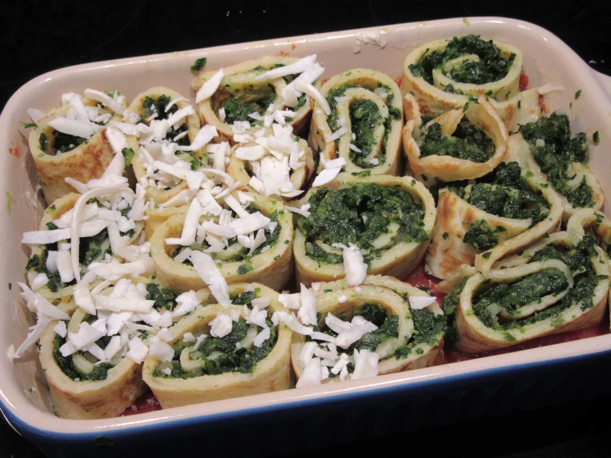 Rezept: Pfannkuchen: Spinatpfannkuchen auf Zacusca-Tomaten-Gemüse Bild Nr. 16892 Pfannkuchen: Spinatpfannkuchen auf Zacusca-Tomaten-Gemüse - Rezept - Bild Nr. 16892