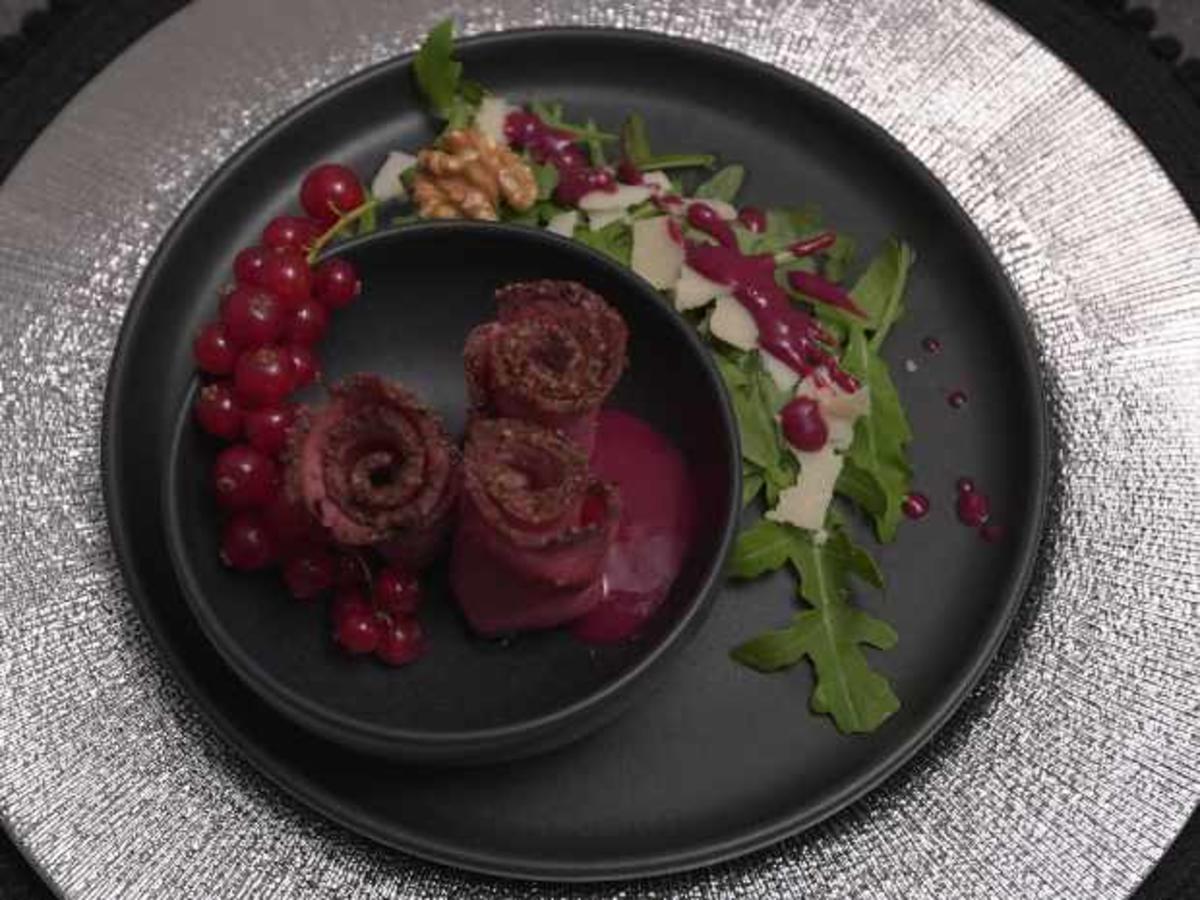 Roastbeef Filet mit Parmesan und Johannisbeeren Sauce - von Das ...
